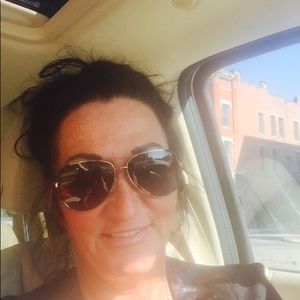 Meet your Posher, Renee